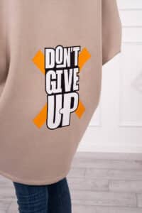 Ватиран суитшърт с щампа “DON’T GIVE UP  ” – Бежов – 9314