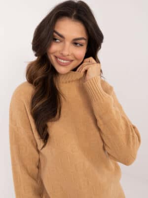 Елегантен пуловер с висока яка – Бежов – 558612