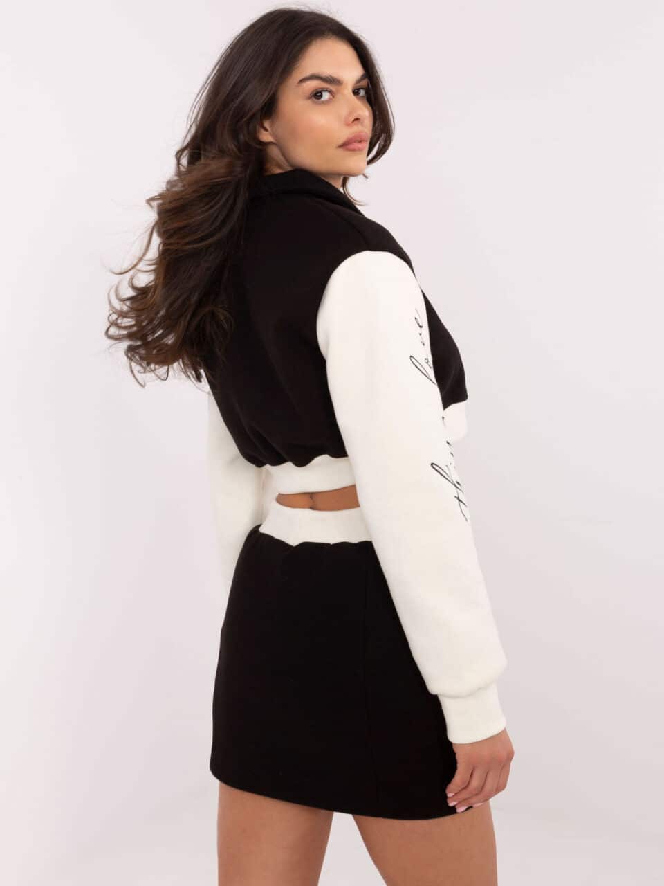 Стилен спортен комплект – Черен – 005015