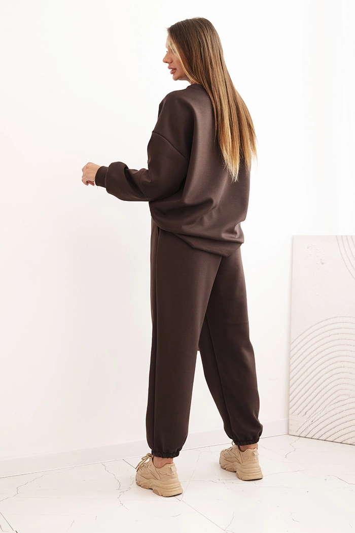 Ladies’ set with a loose sweatshirt and pants with the inscription LOVE brown-3
