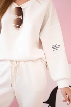 Спортен комплект от блуза и панталон – Светлобежов – 30140